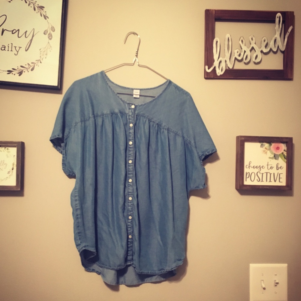 Cute blouse top, worn once!
